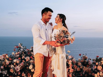 7 Potret Jessica Mila Dilamar Yakup Hasibuan di Bali, Romantis Bikin Baper