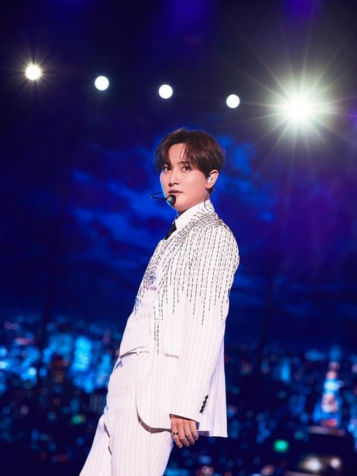 Kangta menghibur penonton dengan lagu Eyes On You/Foto: instagram.com/smtown