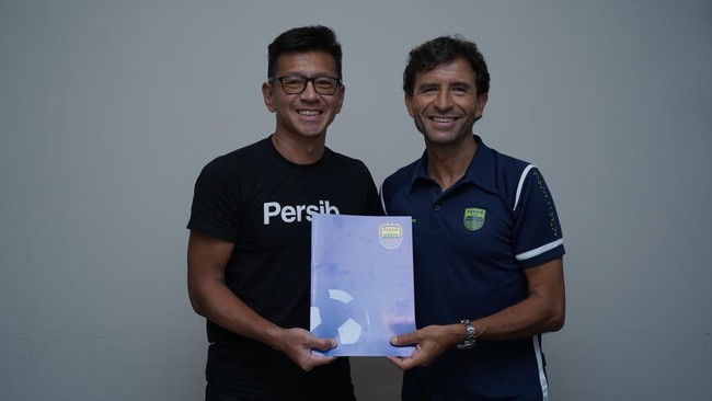 Mantan pelatih Timnas Indoneisa, Luis Milla, mengungkapkan alasan menerima tawaran menjabat pelatih Persib Bandung.