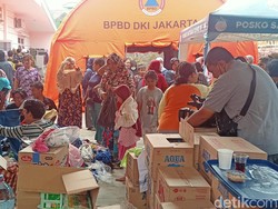 398 Warga Mengungsi Usai Kebakaran di Simprug Jaksel