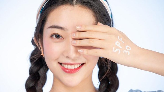 Antara Pilihan Tabir Surya Losion, Spray, Stik, dan Powder, Mana yang Paling Bagus dan Melindungi? Antara Pilihan Tabir Surya Losion, Spray, Stik, dan Powder, Mana yang Paling Bagus dan Melindungi?