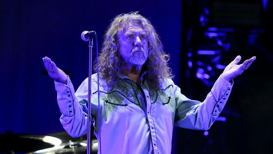 NAPOLI, ITALY - 2016/07/22: Robert Plant, former singer of the historic rock band Led Zeppelin, during the concert in Naples at the Arena Flegrea. (Photo by Marco Cantile/LightRocket via Getty Images)