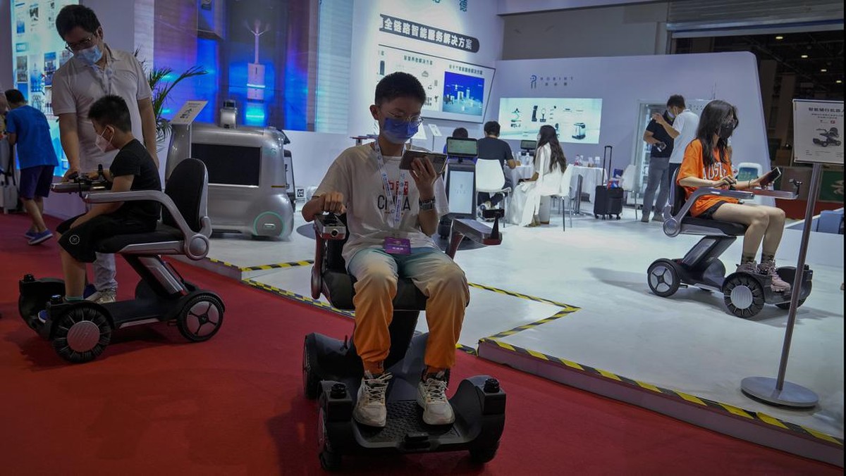 FOTO: Robot-Robot Canggih di Konferensi Robot Dunia di China