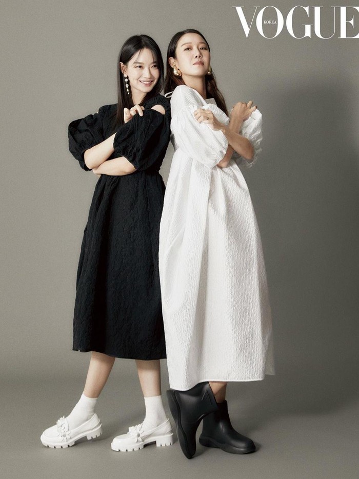 Belum banyak yang tahu jika Shin Min Ah dan Gong Hyo Jin juga berteman baik, lho. Keduanya sudah bekerjasama lewat film Volcano High School (2001) hingga Sisters of The Road (2009), di mana film tersebut akan kembali ditayangkan pada tahun ini setelah 13 tahun perilisannya./ Foto: instagram.com/illusomina