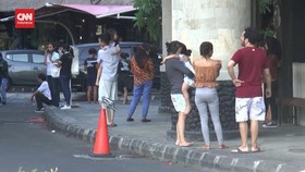 VIDEO: Kala Warga Bali Berhamburan Keluar Bangunan Saat Gempa M5,8