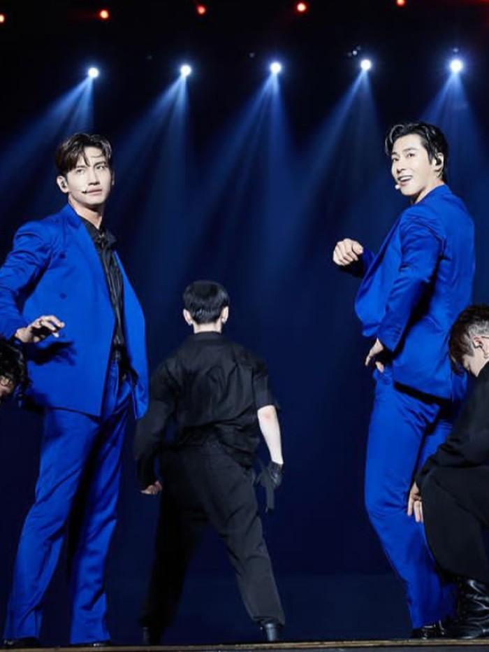 TVXQ mengambil alih konser dengan 4 lagu, diantaranya Mirotic, Hi Ya Ya Summer Day, Balloons, serta Rising Sun. Selain itu, U-Know dan Max Changmin masing-masing membawakan lagu solo mereka, bertajuk Thank You dan Devil/Foto: instagram.com/smtown