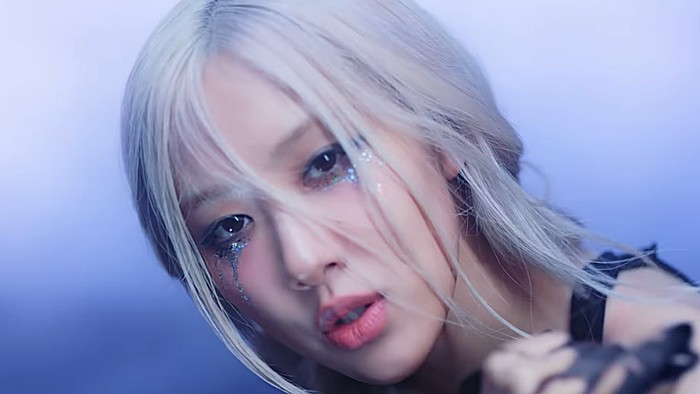 Bikin Eye Glitter Look Seperti Rose Blackpink, Ini 5 Eyeshadow Glitter dari Brand Lokal! Bikin Eye Glitter Look Seperti Rose Blackpink, Ini 5 Eyeshadow Glitter dari Brand Lokal!