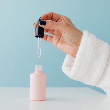 img-title Stop Buang-buang Duit! Cara Ini Bikin Serum Wajah Nggak Bekerja Maksimal