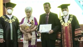 img-title Ayah Ungkap Keinginan Brigadir J yang Belum Tercapai: Menikah dan S2