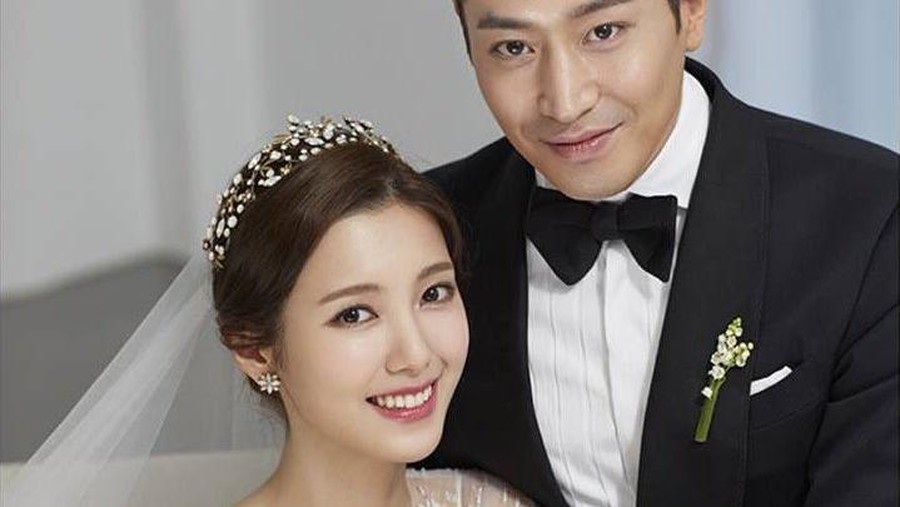 Eric Shinhwa dan Na Hye Mi Eric Shinhwa dan Na Hye Mi