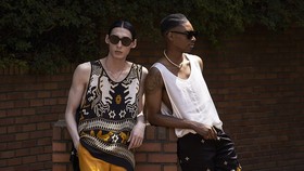 Desainer BTS Rancang Baju Batik, Kolaborasi dengan Iwan Tirta