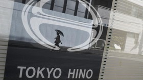 Petinggi Hino Resign dan Karyawan Dipotong Gaji Imbas Skandal Emisi