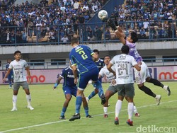 Kebobolan 18 Gol, Persib Harus Segera Evaluasi Lini Pertahanan