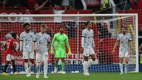 Van Dijk Jadi Patung Saat Gol Sancho, Milner Marah Besar