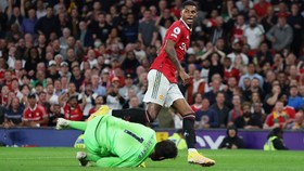FOTO: MU Buat Liverpool Bertekuk Lutut di Old Trafford