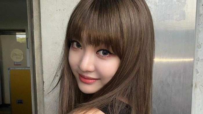 Menurut netizen, Ningning terlihat semakin fresh dan cantik dengan gaya rambut tersebut./ foto: instagram.com/aespa_official