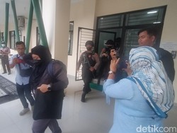 Geledah Gedung FK Unila 5 Jam, Penyidik KPK Bawa 2 Koper