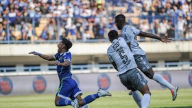 Persib vs Bali United: Nadeo dan Kambuaya Ribut Berujung Kartu Merah