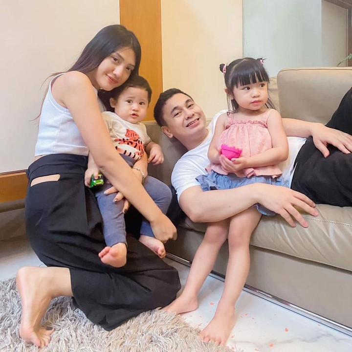 <p>Belum lama ini, penulis, Youtuber, sekaligus <em>stand up comedian</em> tersebut menjadi trending di Twitter, Bunda. Ini terjadi karena ia masuk <em>100 Instagram Rich List 2022.</em> (Foto: Instagram @raditya_dika)<br /><br /><br /></p>