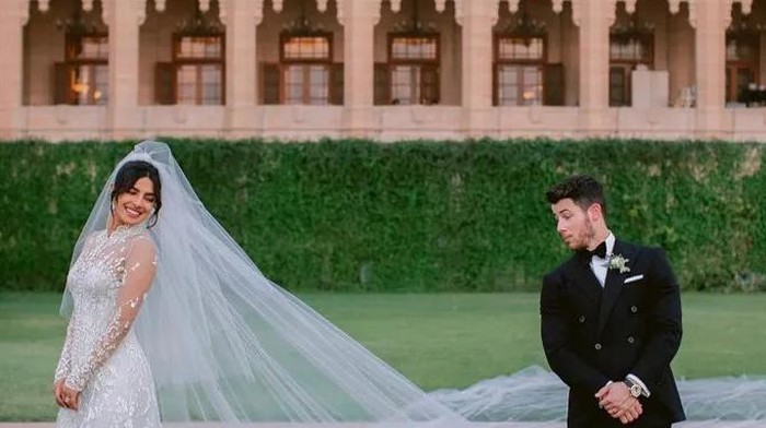 Terlihat Klasik dan Elegan, Ini Daftar Selebriti yang Kenakan Gaun Pengantin Rancangan Ralph Lauren