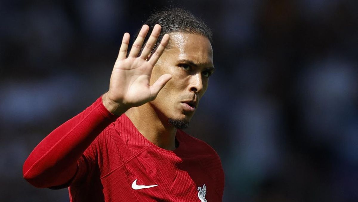 Meme Lucu Gaya Aneh Van Dijk di MU vs Liverpool, image size:1200x676