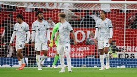 Liverpool Digilas MU, Karier Van Dijk Dianggap Habis
