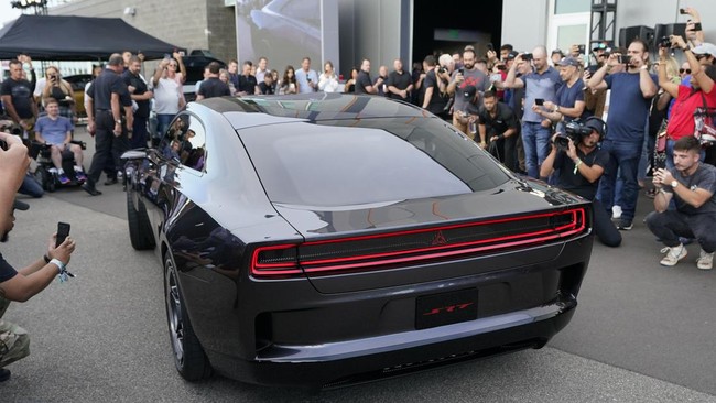 FOTO: Muscle Car Listrik Dodge Tahan 'Banting' dan Tetap Beringas