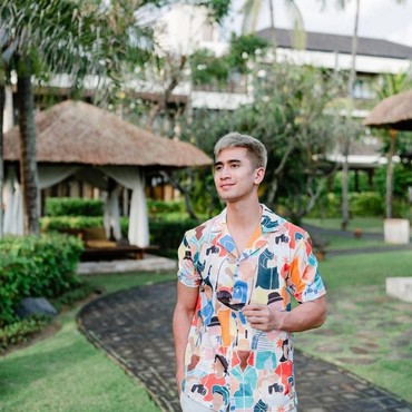 Pelukan Verrell Bramasta dan Riza Syah Disorot Lagi, Ada Apa?