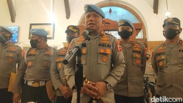 img-title Ferdy Sambo Tampil Perdana Usai Jadi Tersangka, Raut Wajah Disorot