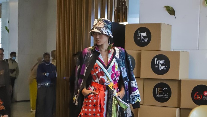 Lewat Acara 'Front Row', 17 Desainer Indonesia Siap Tampilkan Koleksi Terbaru di Paris