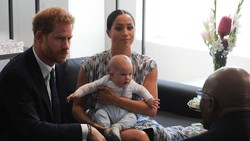 O Lord... Kamar Anak Pangeran Harry & Meghan Markle Kebakaran