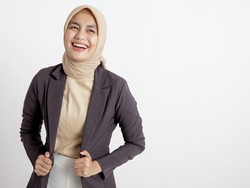 5 Outfit Kece Hijaber untuk ke Kantor, Mana Gaya Kamu?