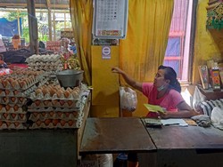 Harga Telur di Karangasem Melambung, Penjualan Turun Drastis