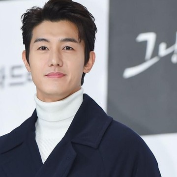img-title Aktor Lee Ki Woo Umumkan Kabar Pernikahan dengan Non-Selebriti yang Dilaksanakan Bulan September