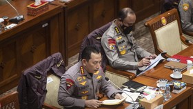 DPR Buka Peluang Panggil Kapolri soal Evaluasi Senpi di Tangan Polisi