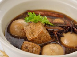 Resep Telur dan Tahu Bumbu Kecap Rempah yang Manis Gurih
