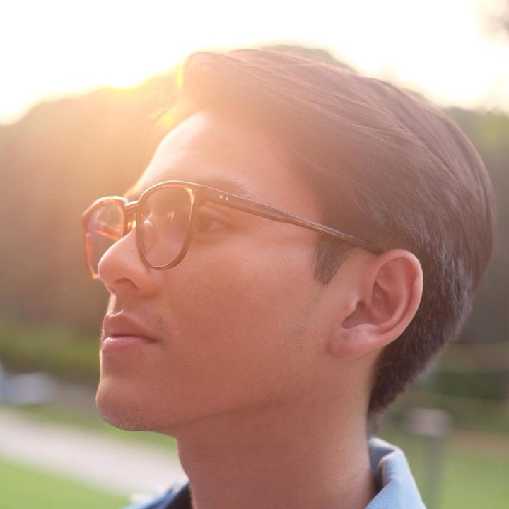 <p>Muhammad Fahreyza Anugrah Efrianda atau yang akrab disapa Rey Bong kini namanya tengah melambung di dunia hiburan. Aktor muda itu akan beradu akting dengan K-Pop idol asal Indonesia, Dita Karang. (Foto: Instagram @rey_bong26)</p>