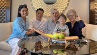 5 Potret Rini Yulianti Kumpul dengan Keluarga Suami dari Korea Selatan