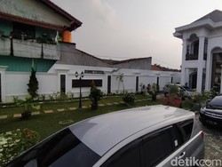 Lurah Lihat KPK Bawa Ratusan Juta dari Rumah Rektor Unila