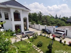 Usut Kasus Suap, KPK Geledah 2 Rumah Rektor Unila di Lampung