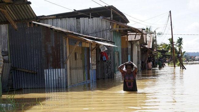 FOTO: Sorong Dikepung Banjir, Berstatus Tanggap Darurat Bencana