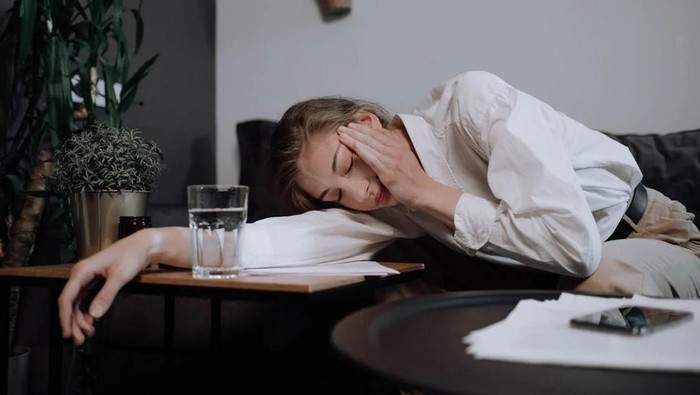 5 Kebiasaan Sederhana yang Ternyata Bisa Merusak Otak, Pernah Kamu Lakukan?