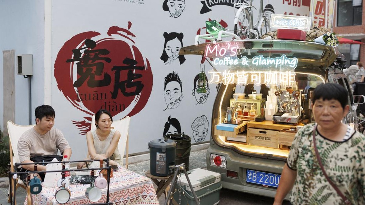 FOTO: Pengangguran Sulap Mobil Jadi Toko Berjalan di China