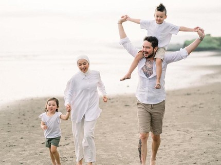 Kisah Cinta Pesinetron Aryani Fitria dan Donny Michael, Pacaran 2 Bulan Langsung Nikah