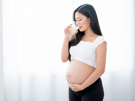 Benarkah Ibu Hamil Harus Minum Susu? Ini Kata Dokter