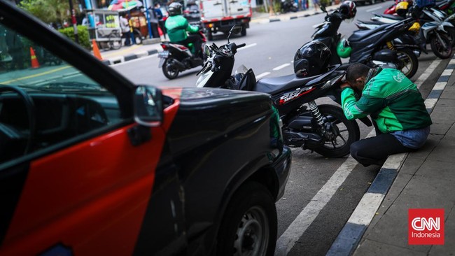 Polisi sudah berkoordinasi dengan operator ojol. Polisi menyebut saat ini ojol tak lagi bisa menerima pesanan dari dan ke Jalan Bahari, Kampung Bahari.