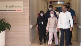Jokowi Jenguk Cucu Kelima, Minta Doa agar Jadi Anak Saleh