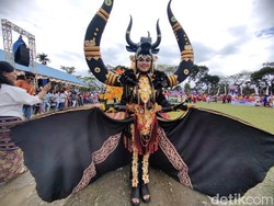 Meriahnya Pembukaan Magical Toraja, Ada Parade Karnaval Budaya