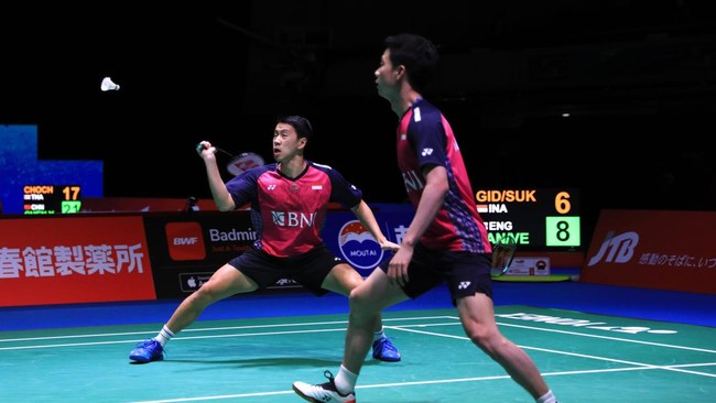 Pertandingan semifinal Denmark Open 2022 akan berlangsung pada Sabtu (22/10) yang diwarnai bentrok Kevin/Marcus vs Aaron/Soh.
