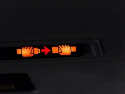 Tak Cuma Turbulensi, Lampu Tanda Seatbelt Menyala Saat Kamu Mondar-Mandir!